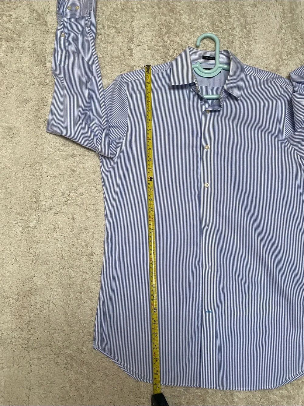 Banana Republic Men's Grant Fit Blue Vertical Striped Button Down Shirt Medium